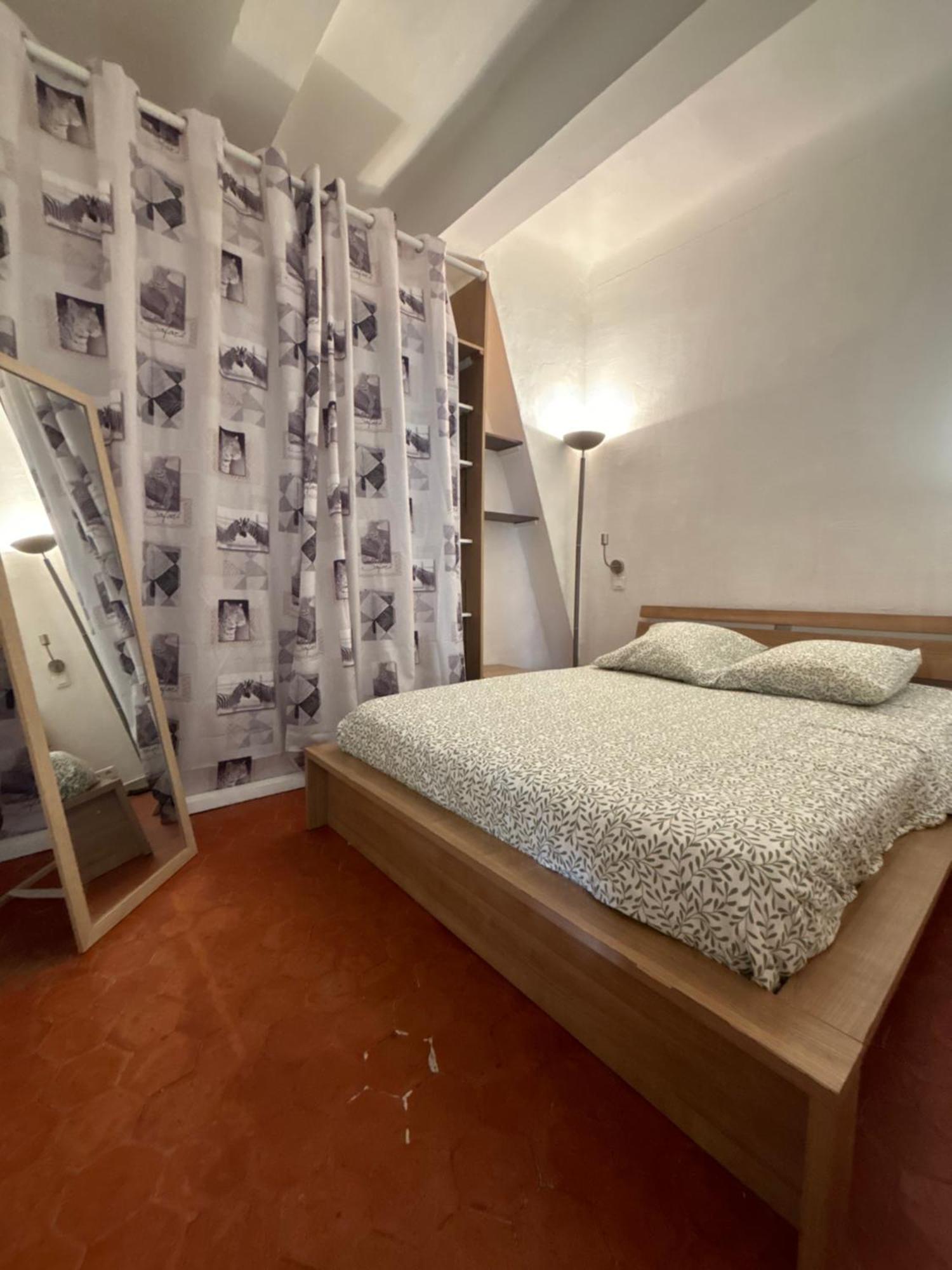 Le Matheron Apartment เอ็ก-ซอง-โพรวองซ์ ภายนอก รูปภาพ